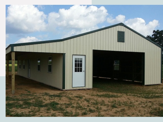 Строительство конюшен в Надыме