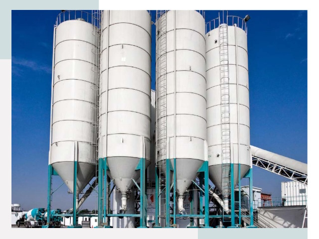 Строительство цементных силосов в Надыме